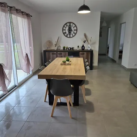 Belle Maison 3 9 Personnes Et L'hopital Holiday home
